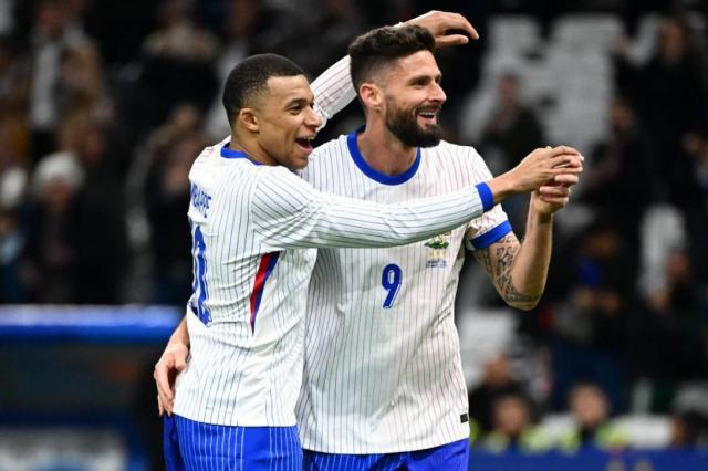 天博-法国队的“爸爸”？吉鲁：还好我不是爷爷