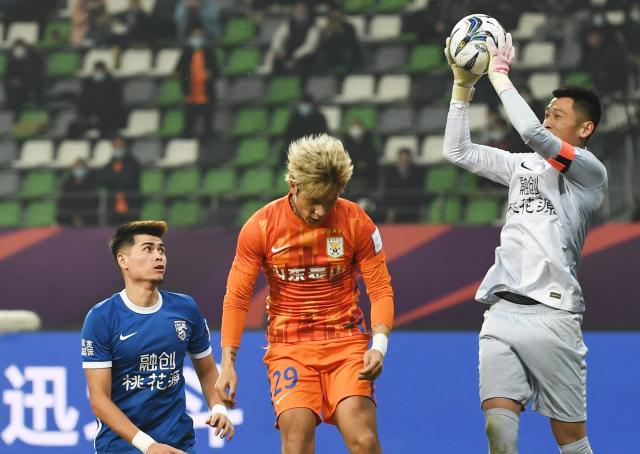 tb体育-【人物】三镇34岁门将心路：有准备的人盼在武汉退役