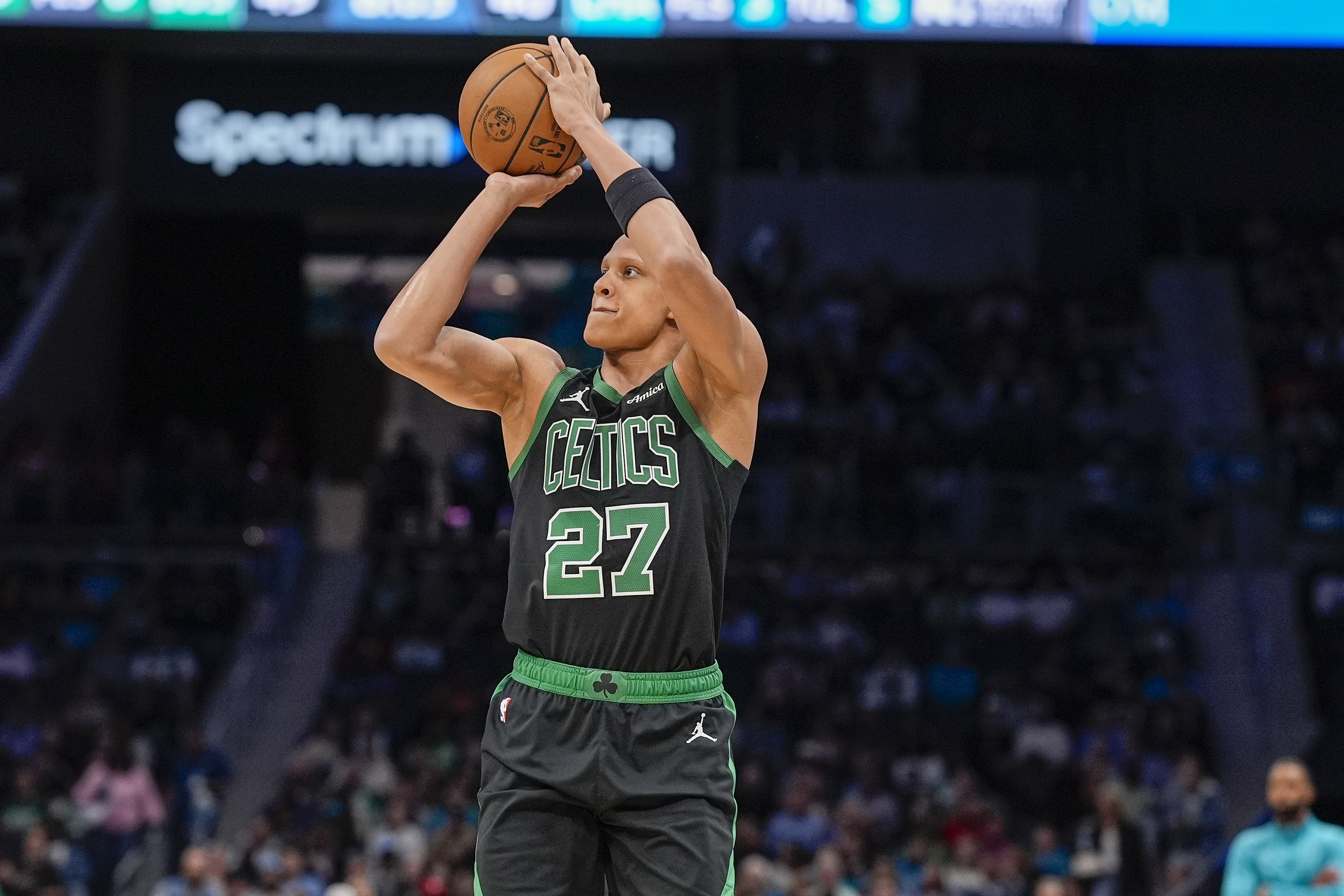 天博官网-杰伦·布朗：我们季后赛时需要沃尔什 会督促他一直保持专注